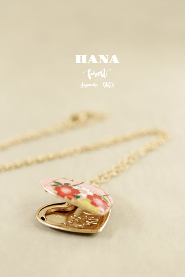Japanese chiyogami locket necklace B157