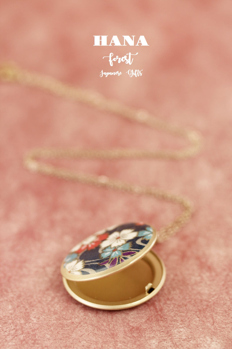 Japanese chiyogami locket necklace B164