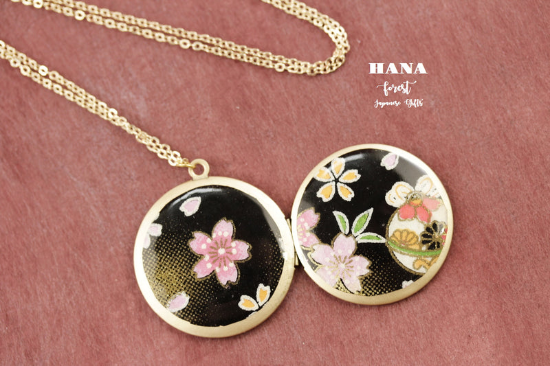 Japanese chiyogami locket necklace B163