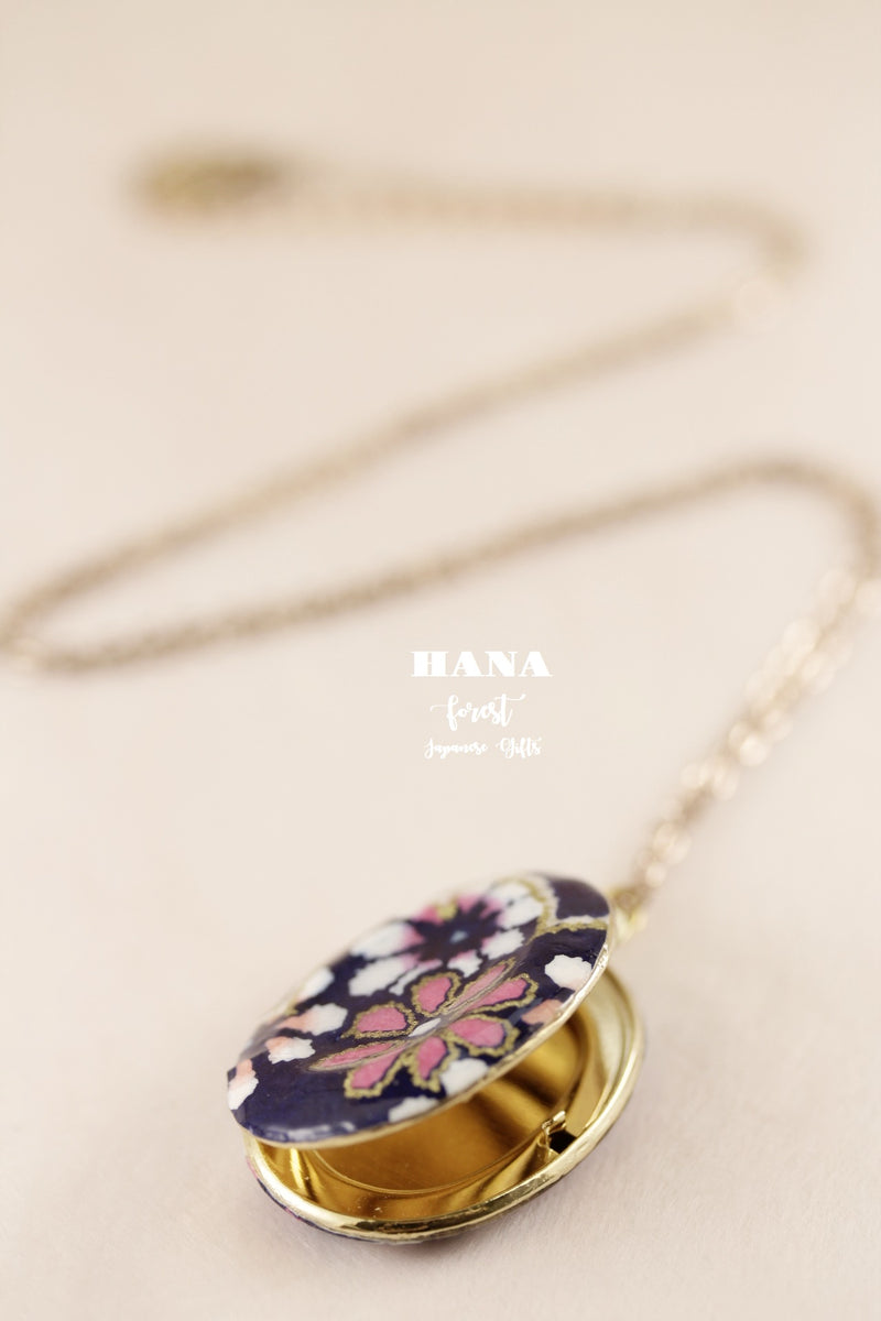 Japanese chiyogami locket necklace B143