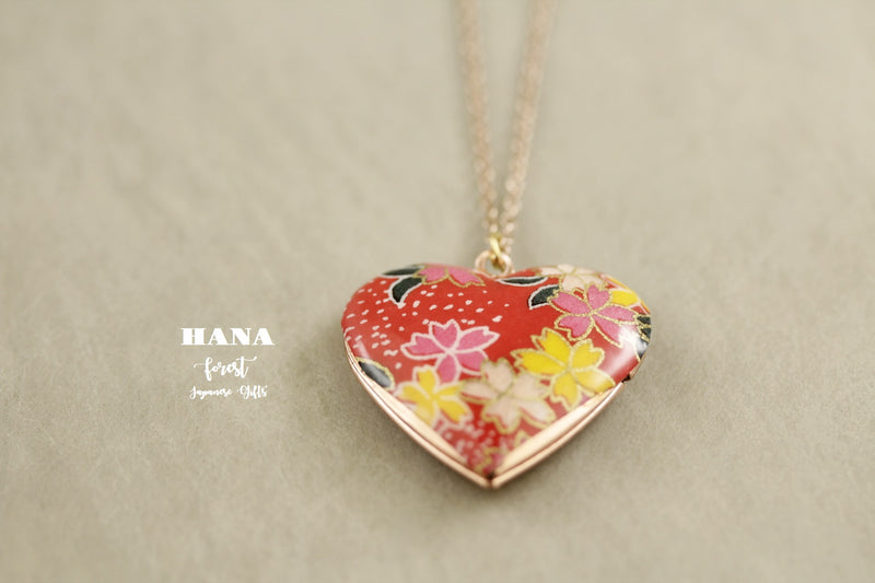 Japanese chiyogami locket necklace B151