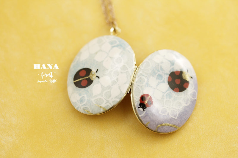 Japanese chiyogami locket necklace B137