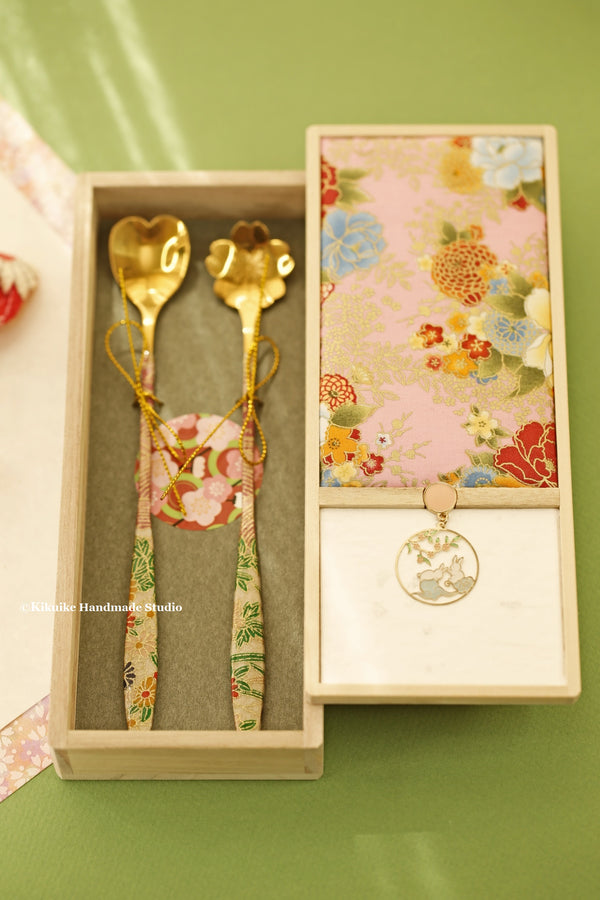 Japanese chiyogami wrapped golden color tea spoon set,D182