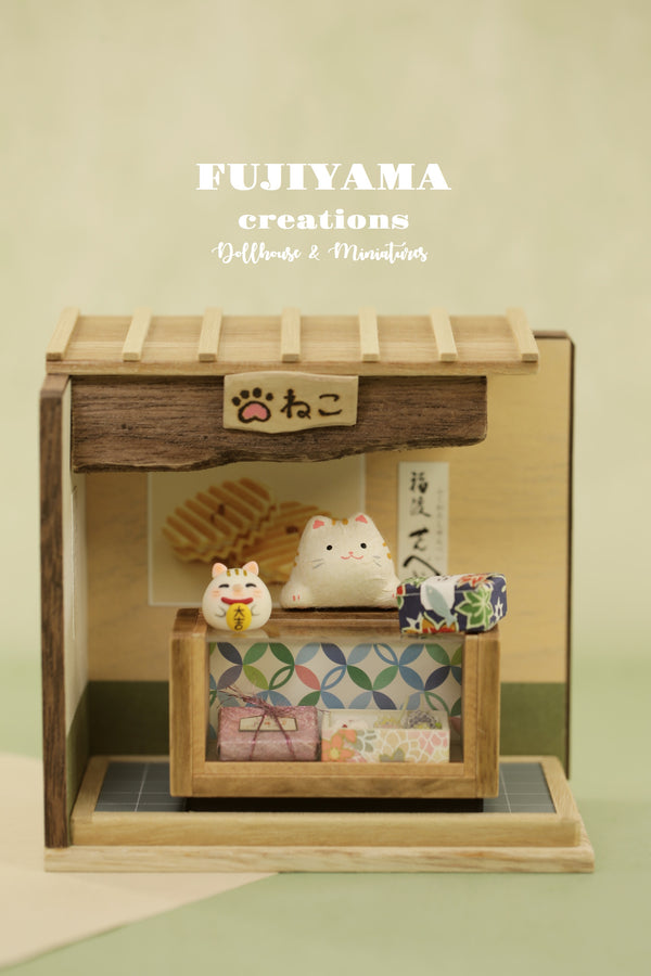 Japanese Wagashi dollhouse,Maneki Neko dollhouse and miniatures