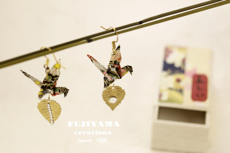 Japanese chiyogami crane earrings A136
