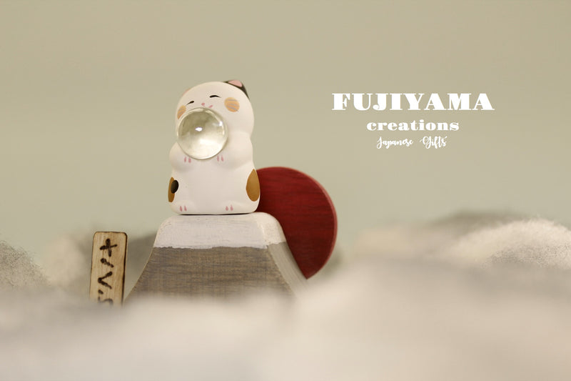 Handmade Japanese Kawaii Cat,neko with handmade Fuji Mount stand