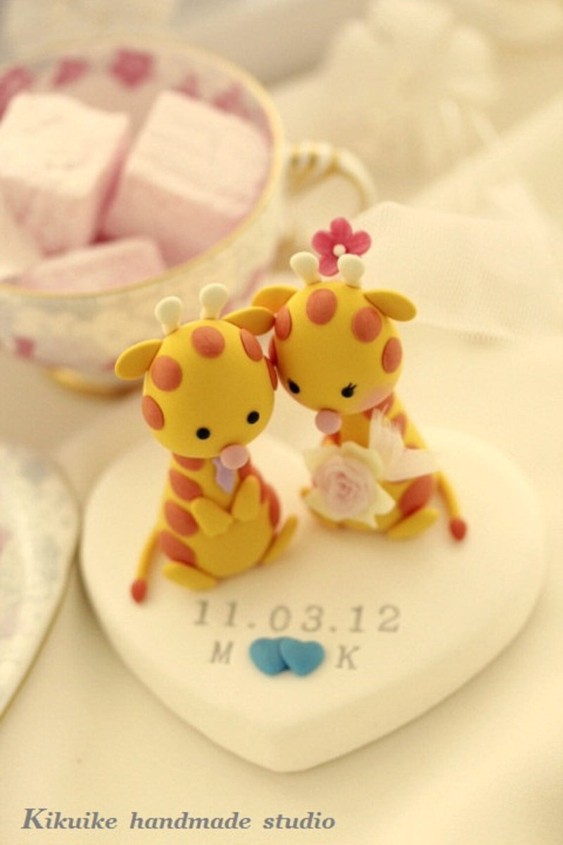 Giraffe wedding cake topper